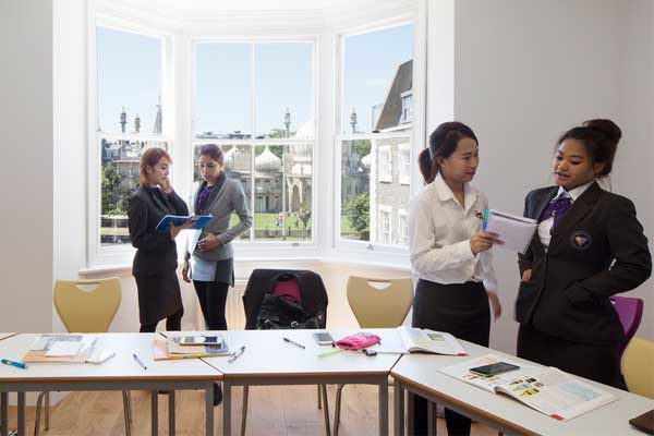Англійська для всієї родини в Англії, Брайтон | Brighton Language College