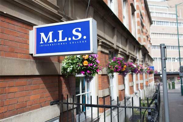 Курси англійської мови в Англії, Борнмут | MLS