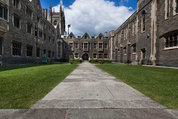 Летние каникулы в Канаде, Торонто | University of Toronto